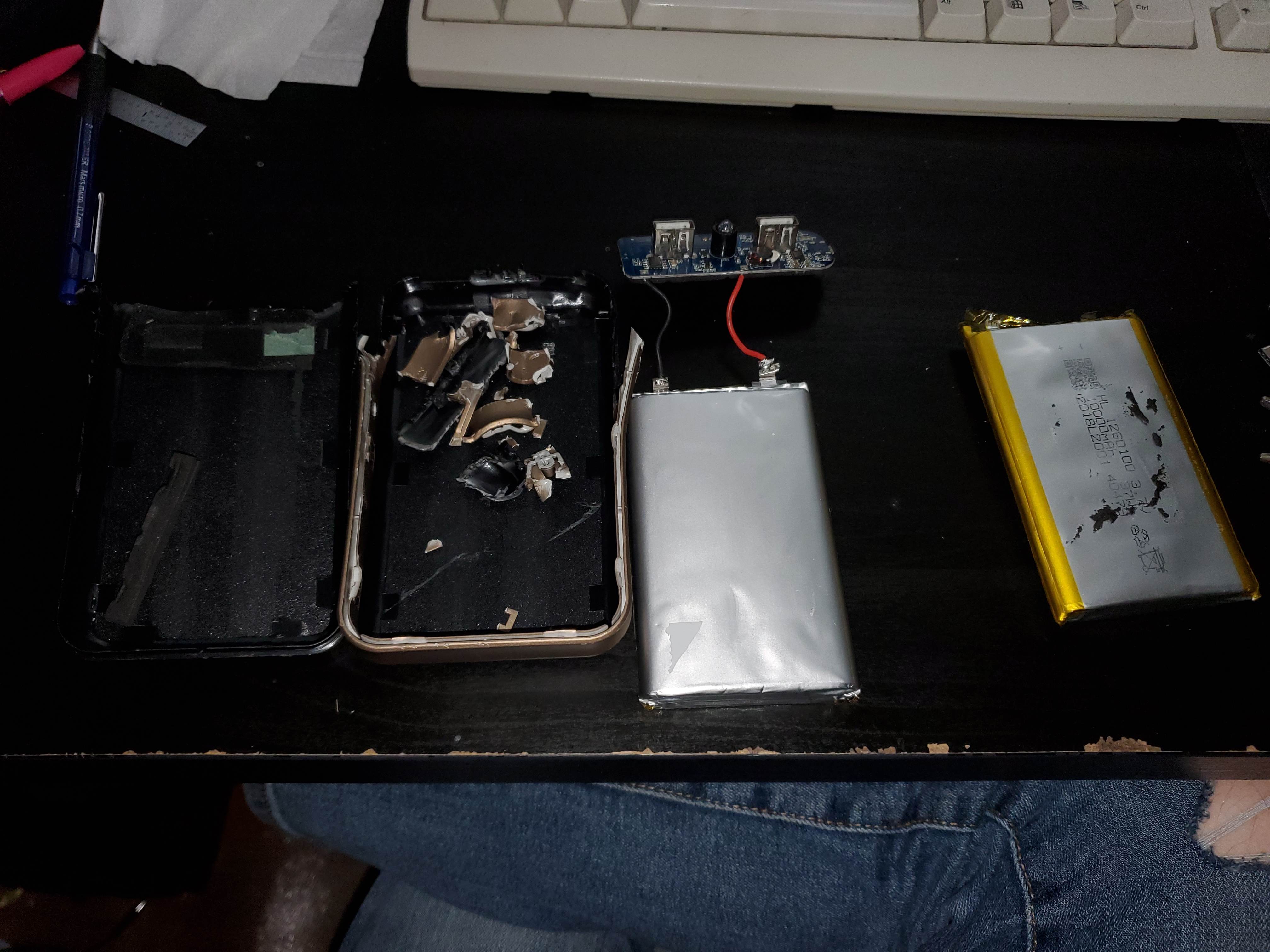 picture of the power bank dissasembled